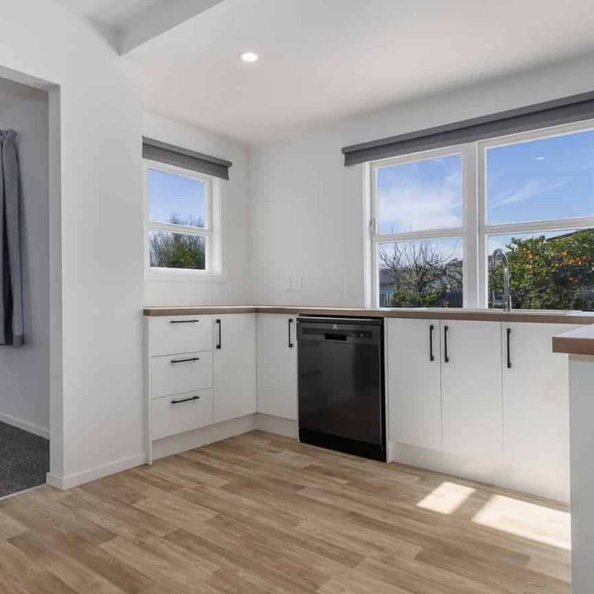 Stylish Four Bedroom Home - Photo 1