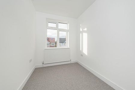 5 bedroom semi-detached house to rent - Photo 4