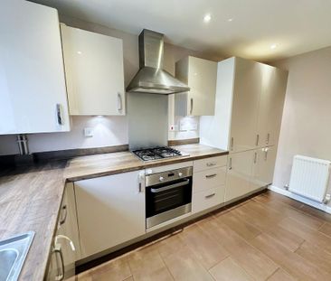 3 bedroom terraced house to rent - Photo 6