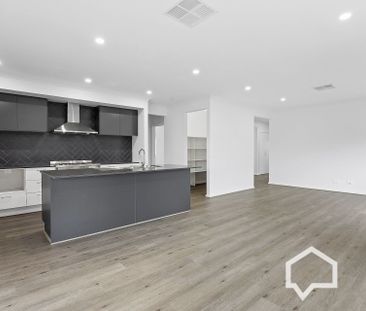 11 Tanby Drive Huntly VIC - Photo 2