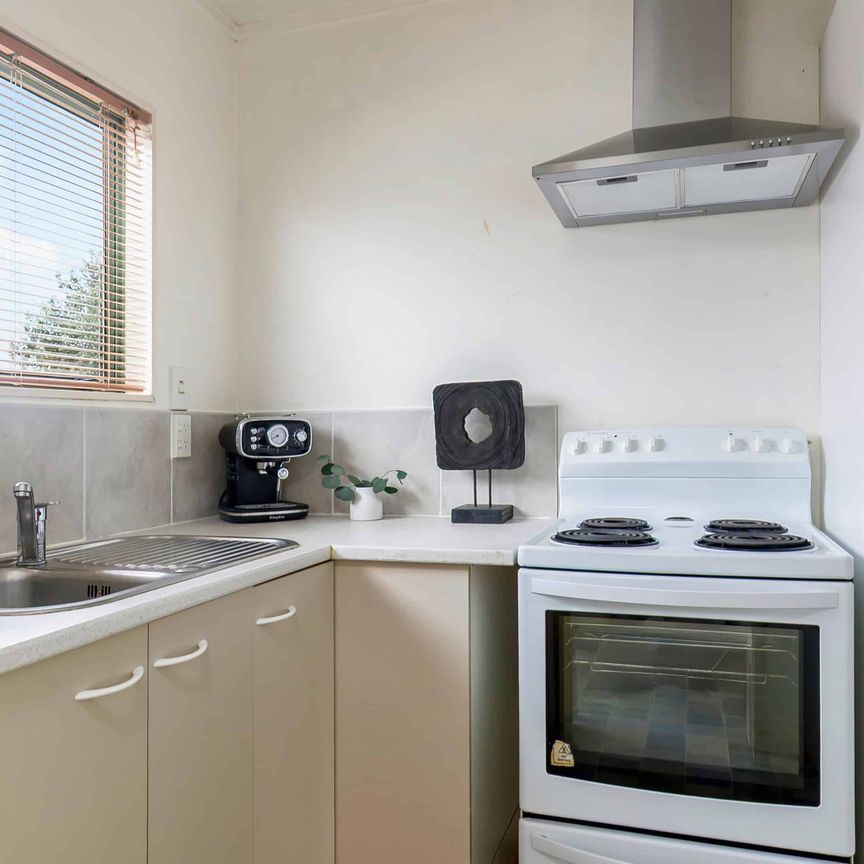 2 bedroom house with 1 bathroom - Photo 1