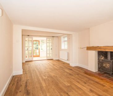 3 bedroom semi-detached house to rent - Photo 2