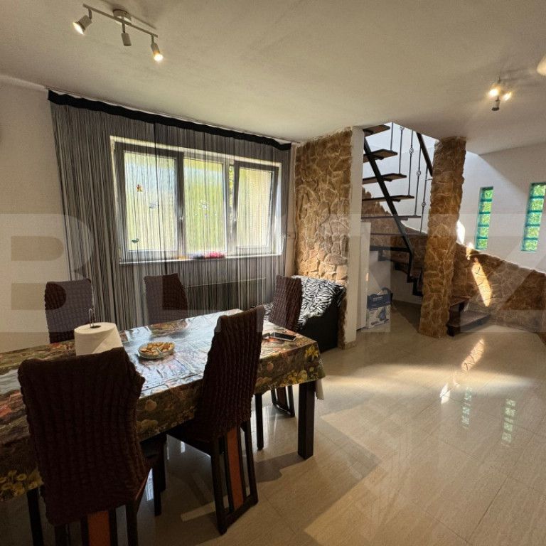 Casa 5 camere, terasa, parcare, zona Avram Iancu - Fotografie 1