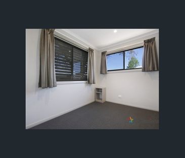 CUTE AS A BUTTON! - Photo 3