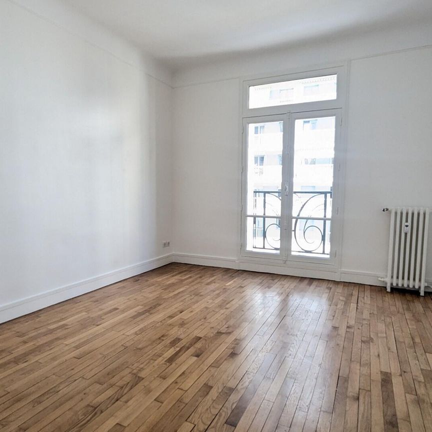 location Appartement T2 DE 46.55m² À PARIS - Photo 1