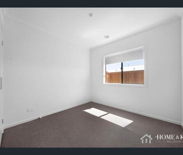 Spacious & Contemporary Family Home in Beveridge - Photo 4