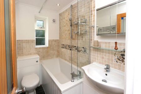 2 bedroom cottage to rent - Photo 2