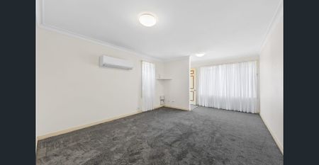 Freshly Updated 2-Bedroom Villa in Prime Location - Photo 2