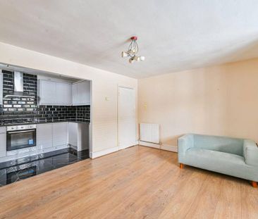1 bedroom flat to rent - Photo 5