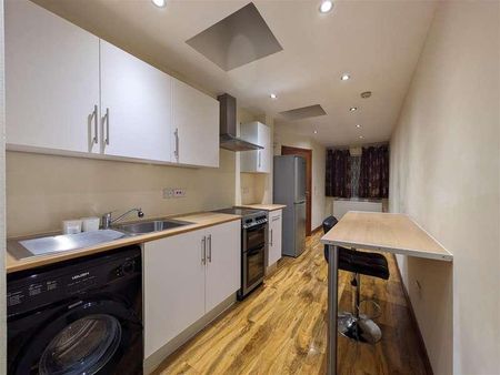 Newnham Gardens, Northolt, UB5 - Photo 3