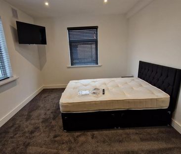 1 bedroom in a flat share to rent - Photo 6