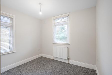 4 bedroom terraced house to rent - Photo 5