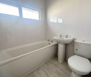 2 bedroom detached bungalow to rent - Photo 5