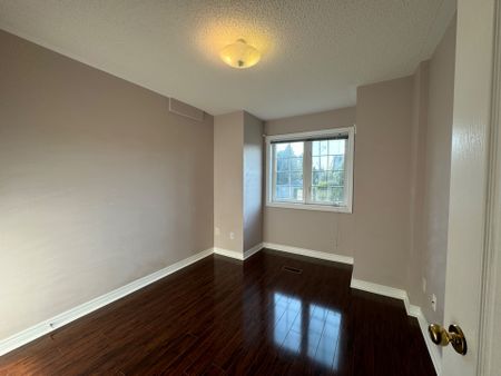 For Lease - 10561 Bayview Avenue, Richmond Hill, Ontario - Photo 2