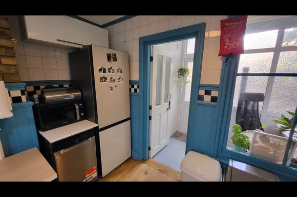 2 Bed Flat, Katherine Road, E7 - Photo 1