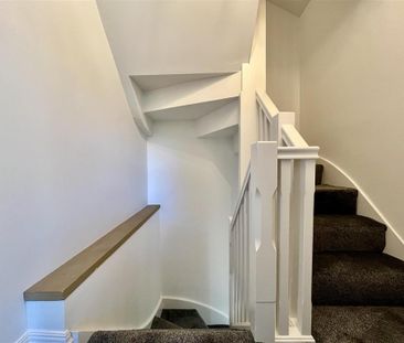 2 bedroom character property to rent - Photo 1