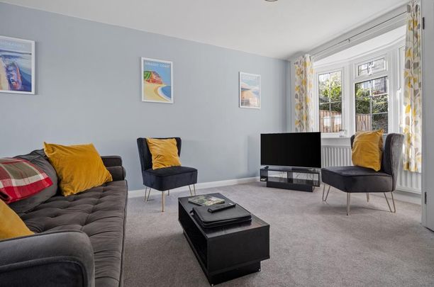 3 bedroom end of terrace house to rent - Photo 1