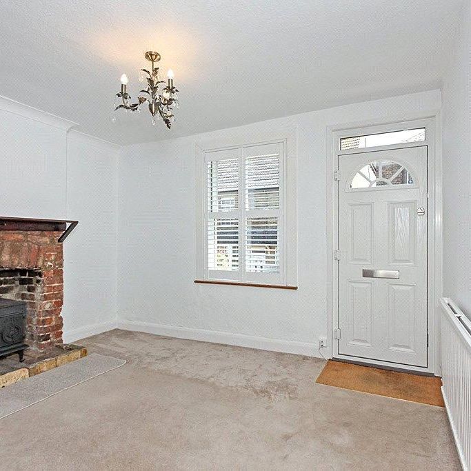 2 bedroom end of terrace house to rent - Photo 1