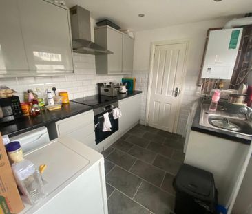 3 bedroom end of terrace house to rent - Photo 5