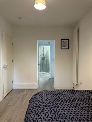 Room in a Shared House, Charlton Lane, SE7 - Photo 1