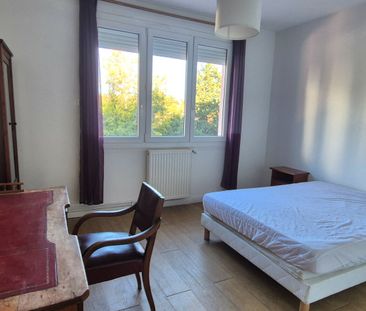 T3 Meublé de 85 m² avec balcon et loggia - secteur CORUM, - Photo 3