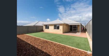 Stylish Family Home - Photo 4