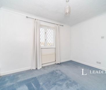 4 bedroom detached house to rent - Photo 3