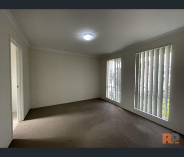 21 Cherrytree Chase, Maddington, WA 6109 - Photo 2
