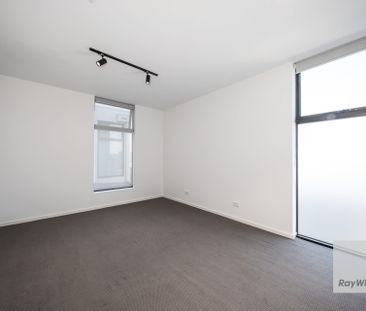 Stylish & Convenient Living in Prime Location - Photo 4