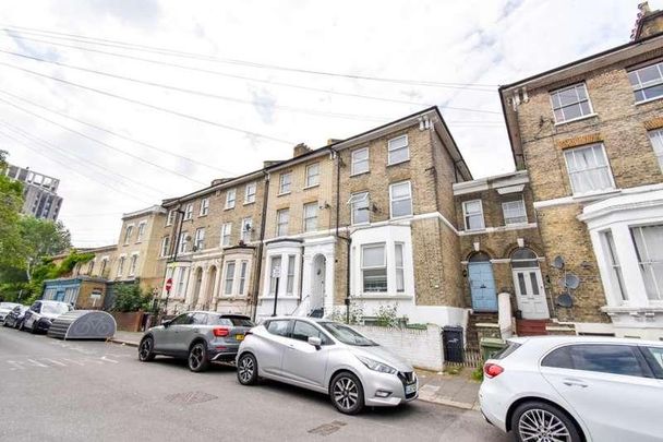 Flaxman Road, London, SE5 - Photo 1