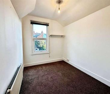 Amherst Road, Reading, Berkshire, RG6 - Photo 2