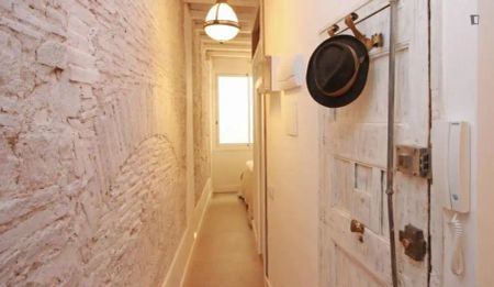 Apartamento de alquiler en Barri Gòtic - Photo 2