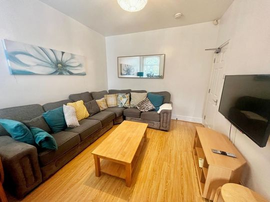 1 bedroom in a house share to rent - Photo 1