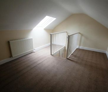2 bedroom end of terrace house to rent - Photo 1