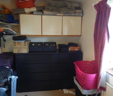 4 bedroom detached house to rent - Photo 2