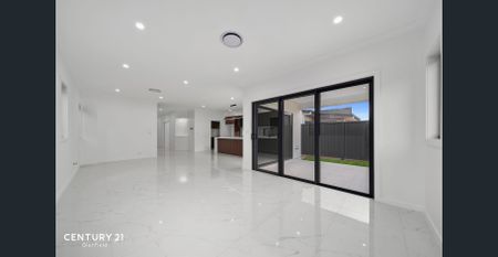 Exquisite Brand New Family Haven in Gledswood Hills - Photo 2