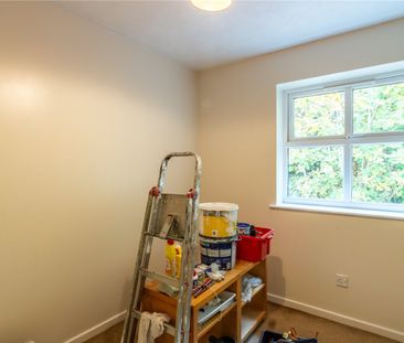 De La Warre Court, - Photo 4