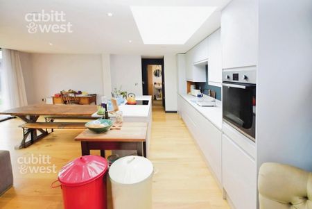 2 bedroom detached bungalow to rent - Photo 2