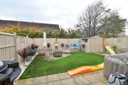 3 bedroom end of terrace house to rent - Photo 4