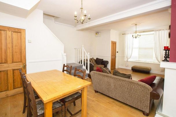 2 bedroom terraced house to rent - Photo 1
