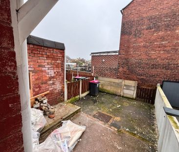 2 bed Terraced - To Let - Photo 6