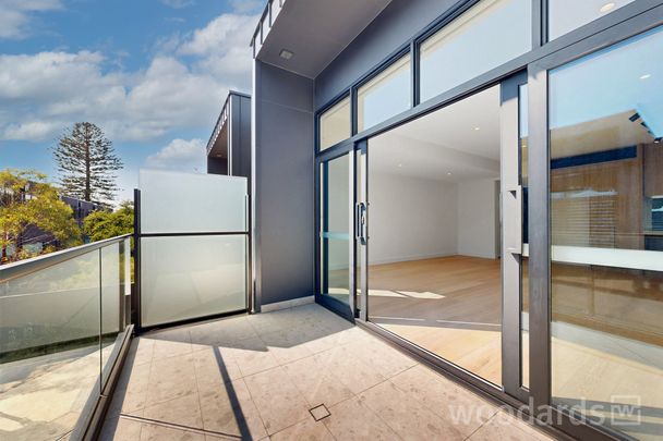 A Masterclass in Contemporary Elegance – Brand New Architecturally Designed 2 Bedroom Townhouse - Photo 1