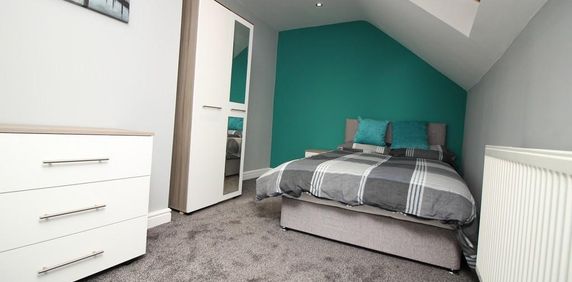 1 bedroom in a house share to rent - Photo 2