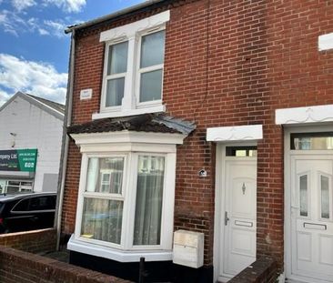4 bedroom end of terrace house to rent - Photo 6