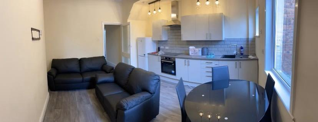 3 bedroom terraced house to rent - Photo 1