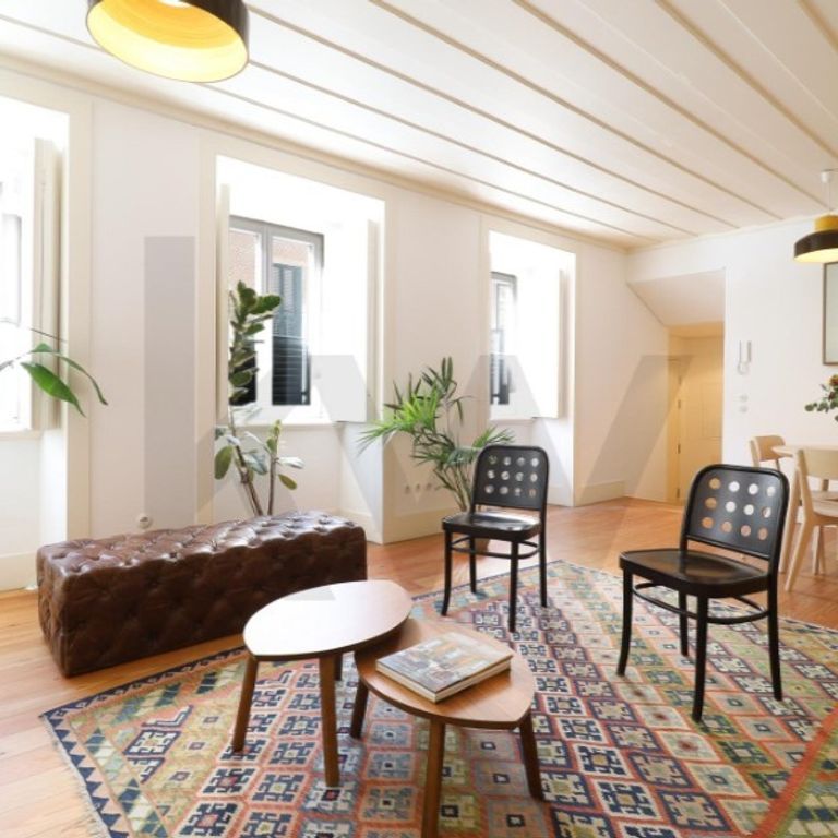 2 room luxury Flat for rent in Misericórdia, Portugal - Photo 1