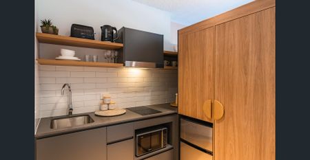 All-inclusive | Fully Furnished | Flexible Leases - Photo 4