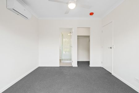 Modern and Cozy Home in Prime Location - AC & Ceiling Fans - $545 increasing to $555 from 29/10/2026 - Photo 4