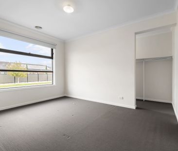 Stunning Family Home in Unbeatable Location! - Photo 5