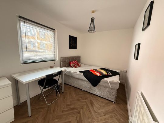 1 Bed Flat, Humberstone Gate, LE1 - Photo 1